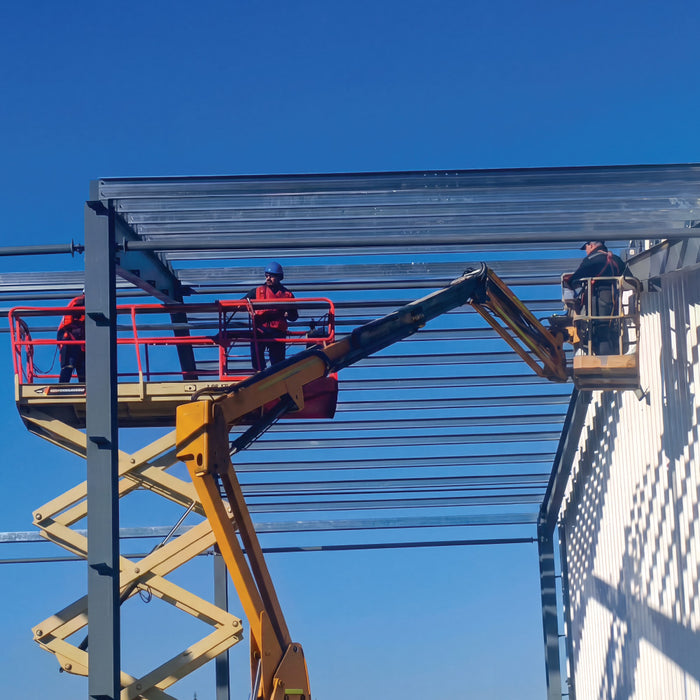 Entrepôt commercial en acier série Snow de 30' x 50' x 15', préfabriqué, résistance à la neige jusqu'à 85 PSF, plans d'atelier fournis, fabriqué au Canada TMG-MS305015-SR85