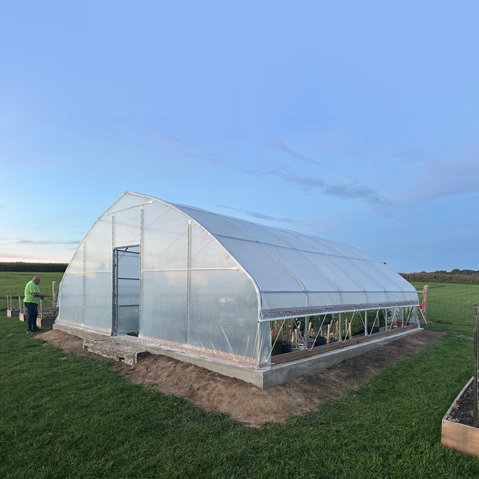 Serre tunnel de 25' x 100' avec film plastique EVA transparent de 6 mil, châssis froid, parois latérales enroulables à manivelle, toit à faîtage, TMG-GH25100-V2 (anciennement GH25100)