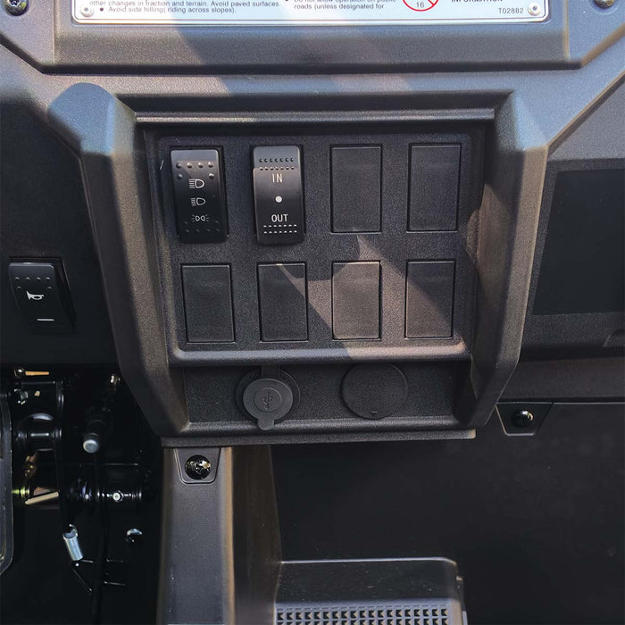 UTV/côte-à-côte de 352 cm³ avec 4x4 à la demande, banquette avec appuie-têtes, différentiel blocable, attelage de remorque et treuil de 3000 lb TMG-ATU455