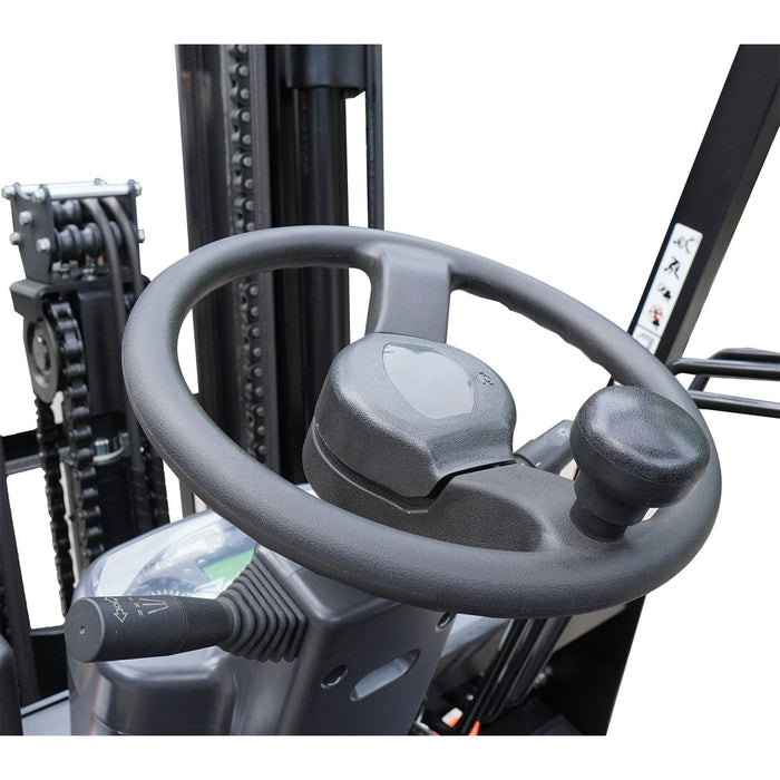 2.5 Ton LPG Forklift, Kubota Engine, 42" or 48" Class II A Forks, Cushion Tires, TMG-FLP25KU