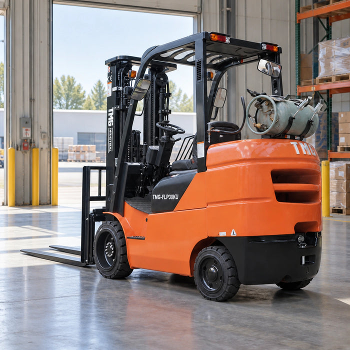 Chariot élévateur GPL 3 tonnes, moteur Kubota, fourches classe III A de 122 cm ou 152 cm, pneus pleins souples, TMG-FLP30KU