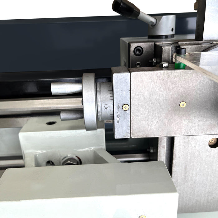 10" x 28" Compact Bench Lathe, 750 W Motor, 105-1650 RPM, Automatic Feed, Metric & Imperial Threading, TMG-MT10BL