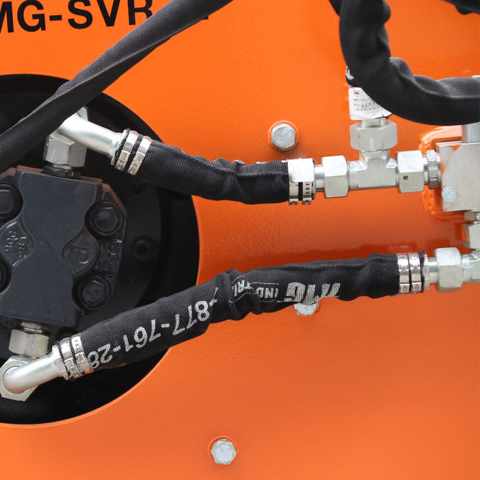 TMG Industrial 72" Skid Steer Vibratory Roller, 24" Smooth Drum, 16-18 GPM, 2320 PSI, Protection du moteur hydraulique, Lubrification du moteur intégrée, TMG-SVR72